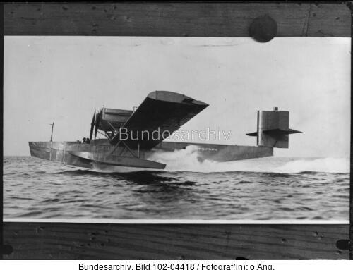 Photograph of an early 20th-century seaplane